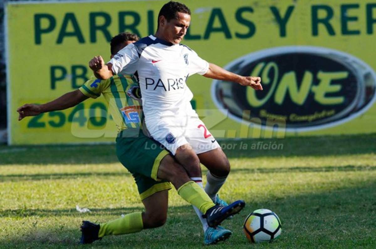 De ser considerado el doble de Roberto Carlos a jugar en segunda división
