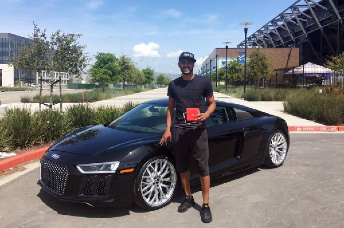 Futbolista panameño fue sorprendido con un Audi de regalo en la MLS