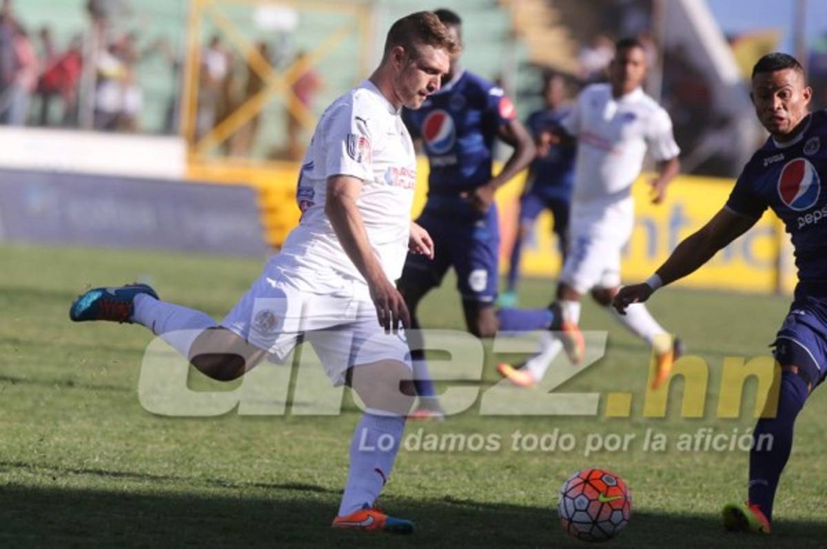 Walter García acusa a árbitro: 'Extranjero no vas a venir a mandar a mi país'