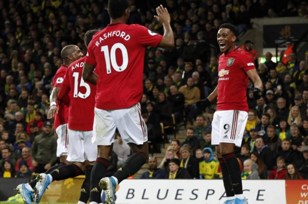 Manchester United acaba con la mala racha y se acerca a puestos europeos