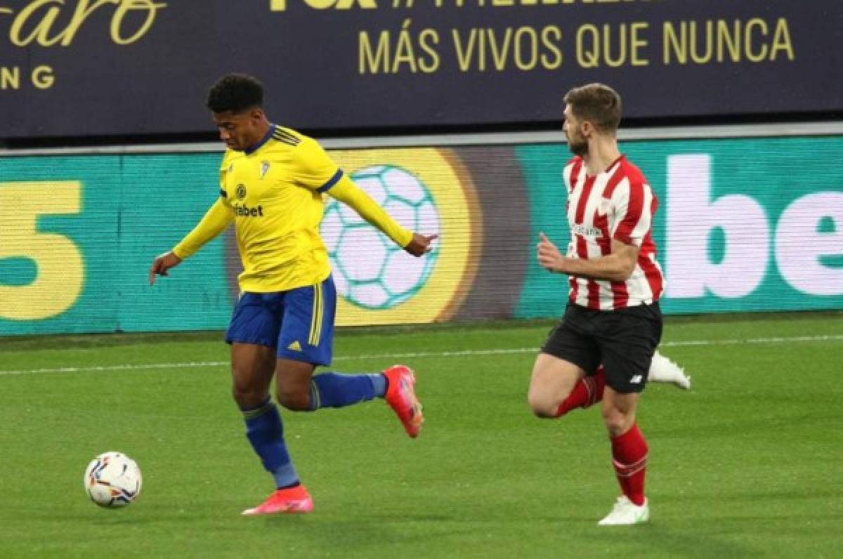 'Choco' Lozano y Cádiz sufren duro revés en goleada ante Athletic Bilbao en LaLiga; cinco jornada sin ganar