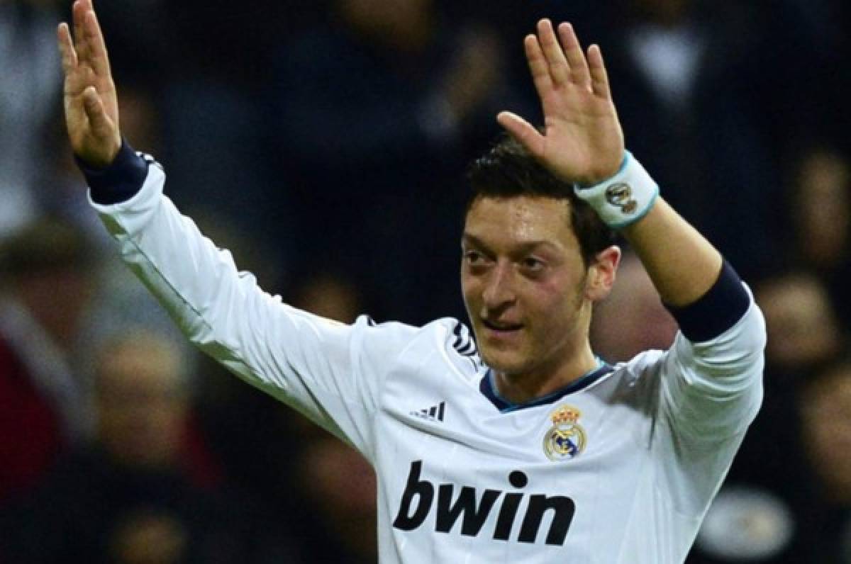 Mesut Ozil podría regresar al Real Madrid