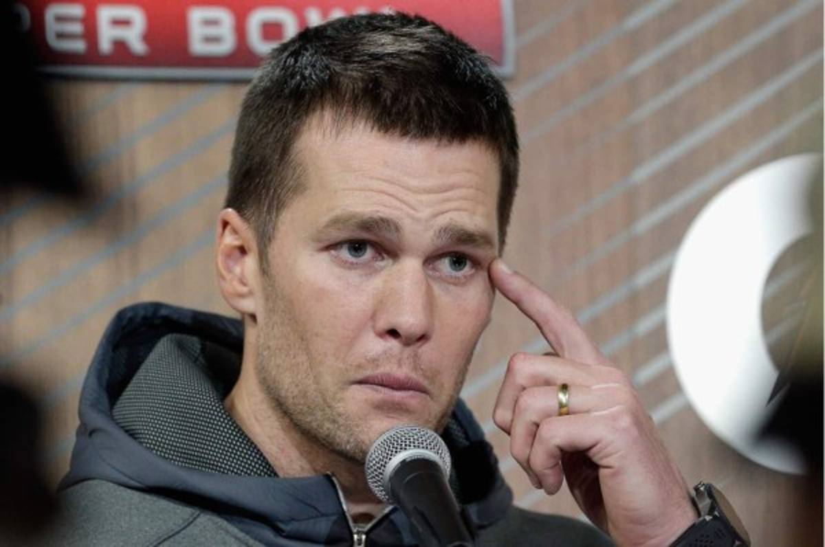 Tom Brady llora recordando a su padre después de la pregunta de un niño