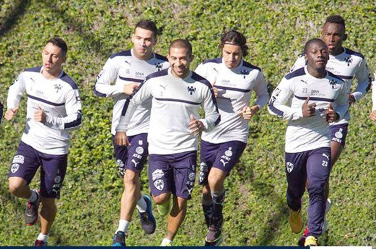 Alberth Elis se une a la pretemporada del Monterrey en la incertidumbre