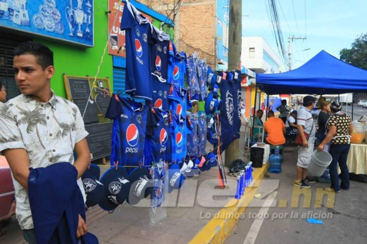 ¡Ambientazo! Así viven los aficionados de Motagua la previa ante Herediano