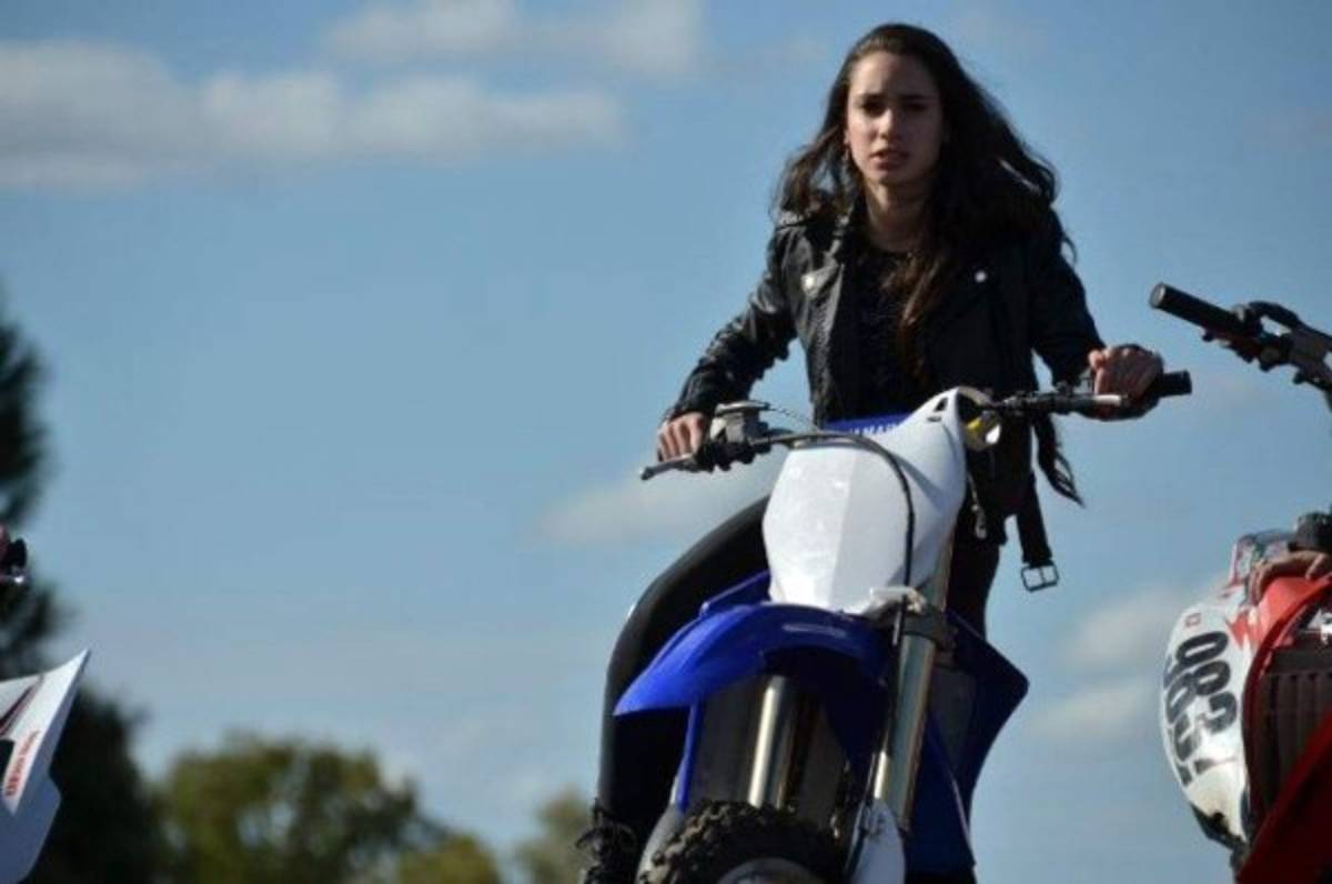 Así es Mechy Rohrer, la promotora argentina que sale en vídeo hot con dos pilotos