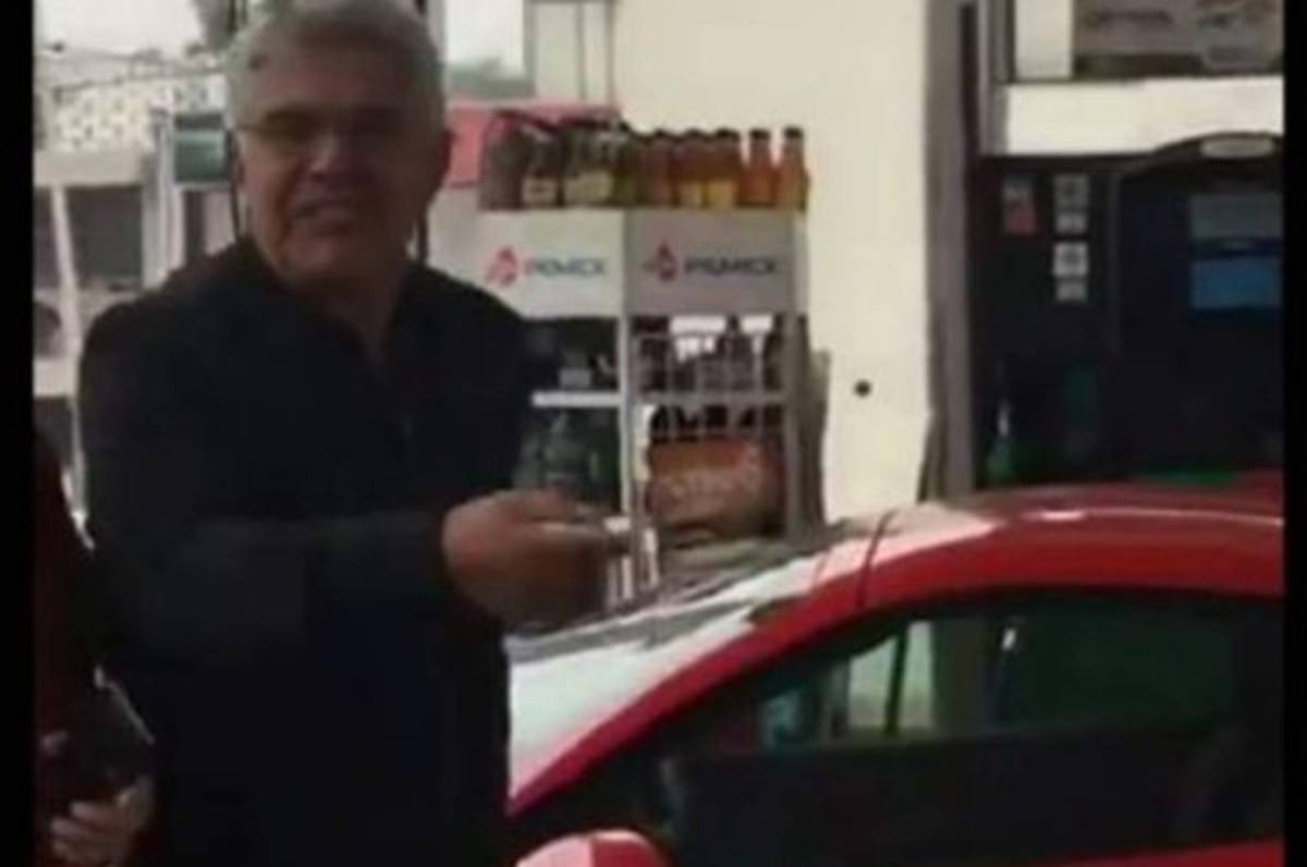 VIDEO: Tuca Ferreti en su Ferrari protesta por el gasolinazo