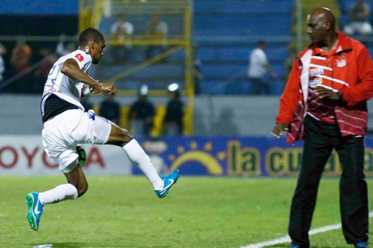 Olimpia y Vida salen silbados del Morazán tras un gris empate sin goles