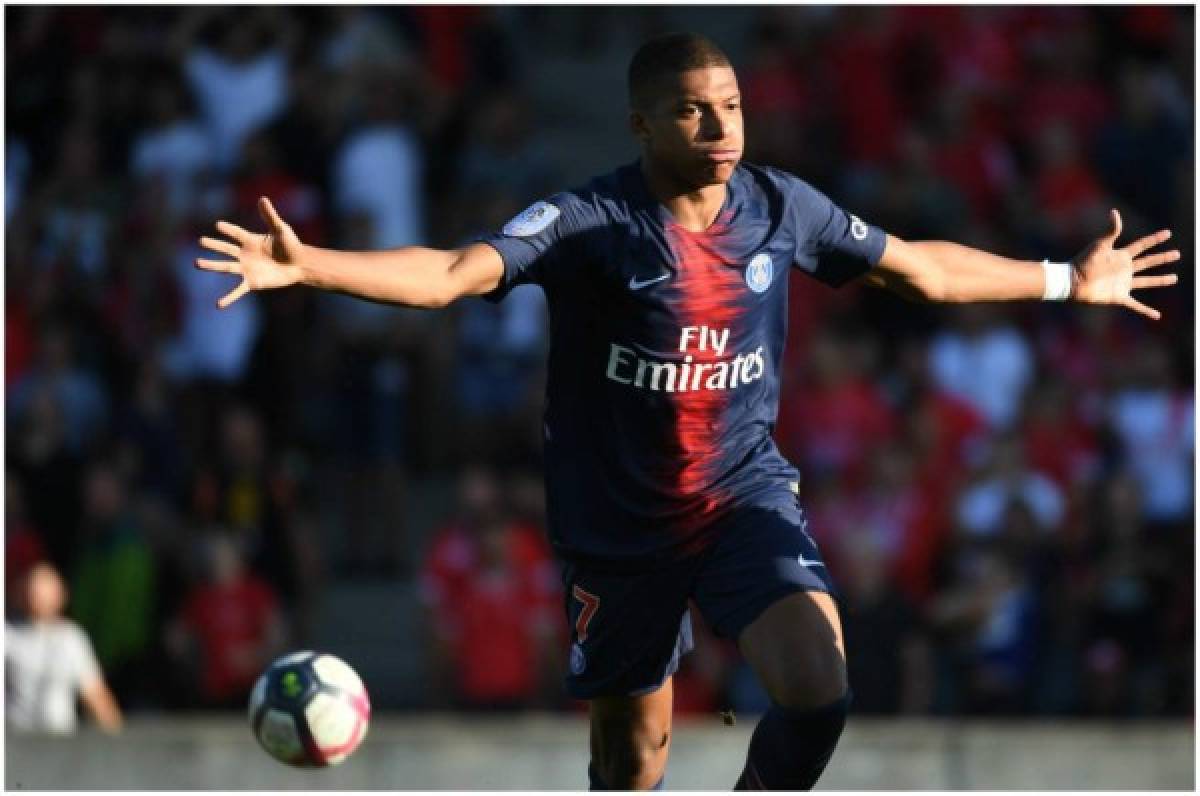 Fuerte sanción recibe el delantero del PSG Kylian Mbappé