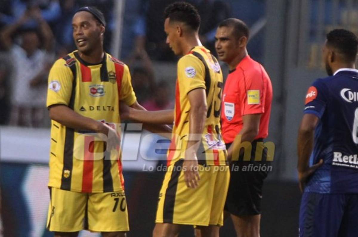 El pedido de Ángel Tejeda a Ronaldinho que rápidamente cumplió