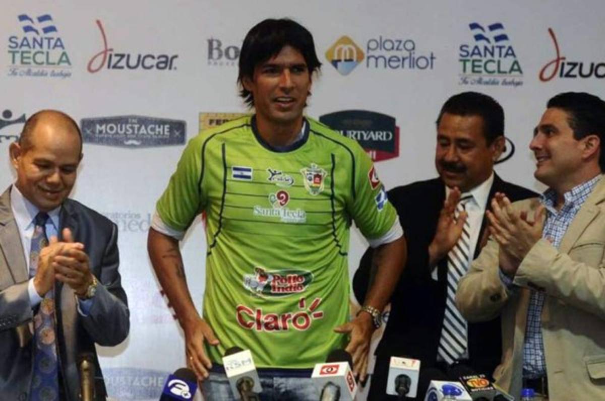 El uruguayo 'Loco' Abreu ya tiene nuevo equipo para 2017