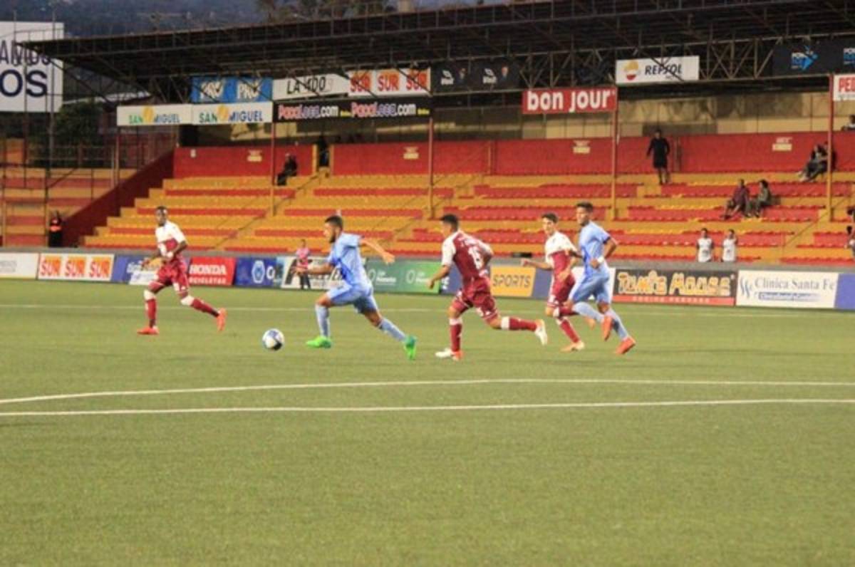 Saprissa no pasó del empate ante el colista UCR y ahora piensa en Motagua