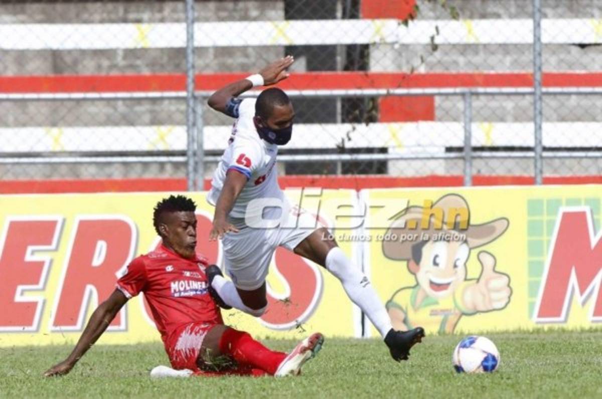 Jerry Bengtson explica el por qué volvió a usar la mascarilla en partidos de la Liga Nacional