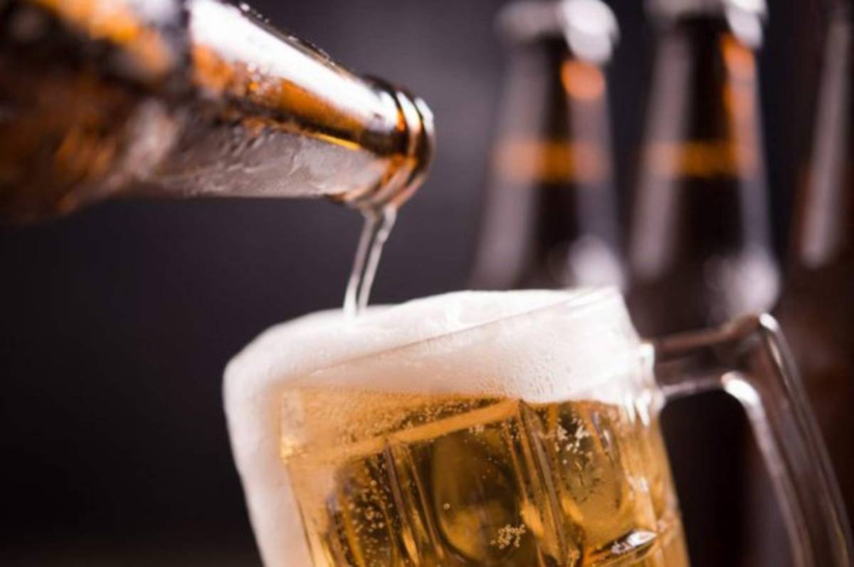 Advertencia de la OMS: ¿consumir bebidas alcohólicas mata al coronavirus?