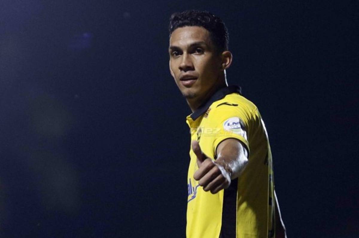 ¡Siguen las renovaciones! Allans Vargas, renovado hasta 2022 en Real España