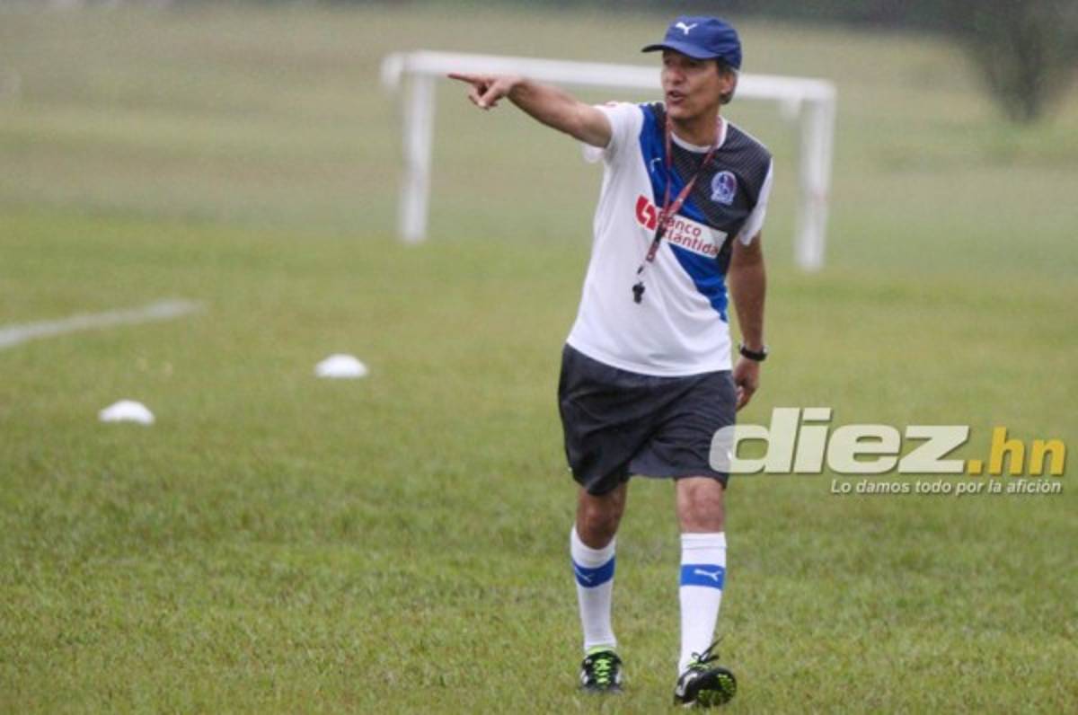 Carlos Restrepo sorprende al Alajuelense en juego ante Motagua