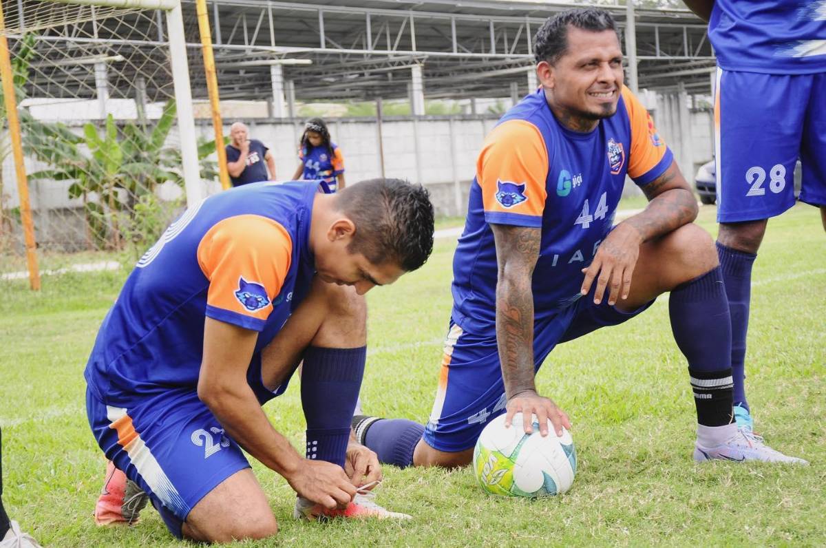 ¿Cómo lucen? Equipo burocrático ficha exseleccionados nacionales retirados y arman 11 titular de lujo