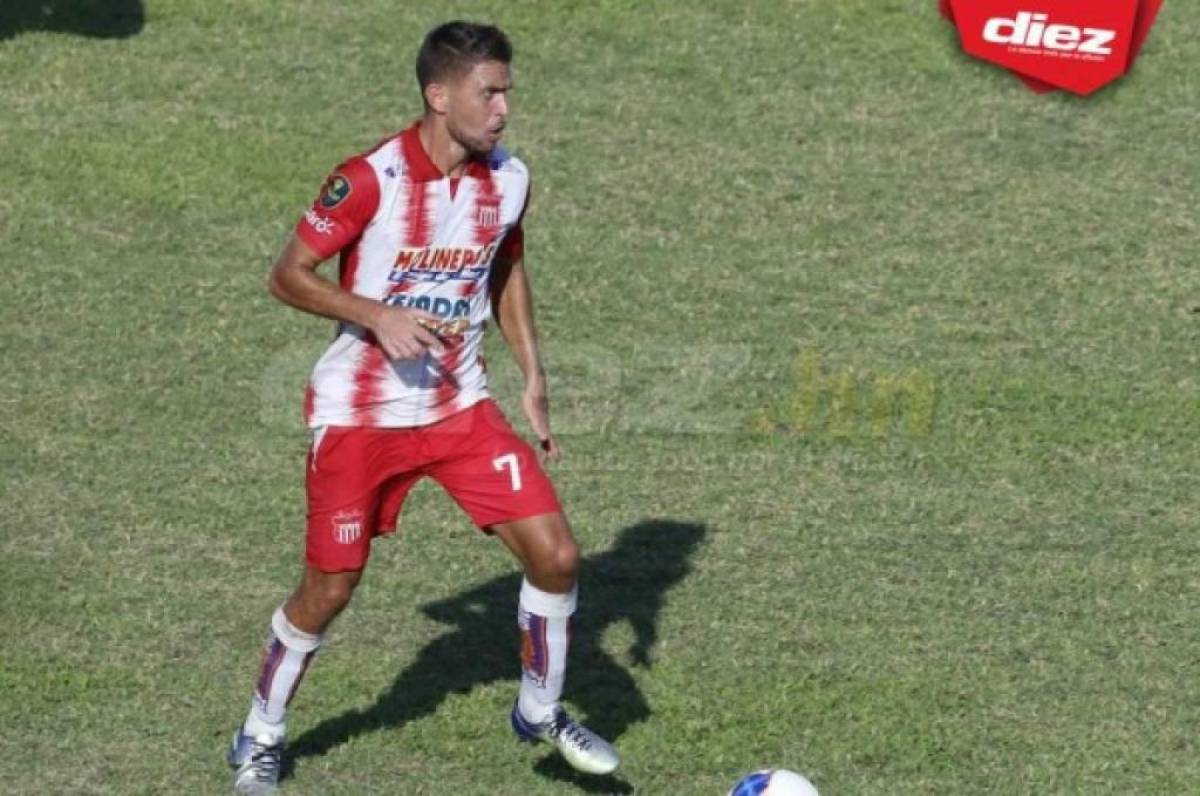 Guillermo Chavasco durante uno de sus juegos con el Vida en la Liga Nacional.