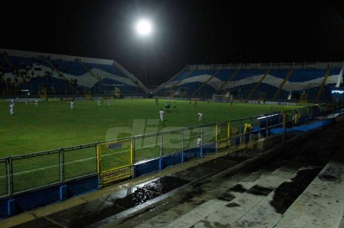 Real España-Real Sociedad se suspende por problemas de iluminación en el Morazán