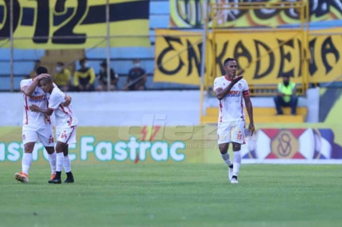 La rabieta de Arriaga, invitados de lujo en el Morazán y una historia de dolor y amor en las tribunas