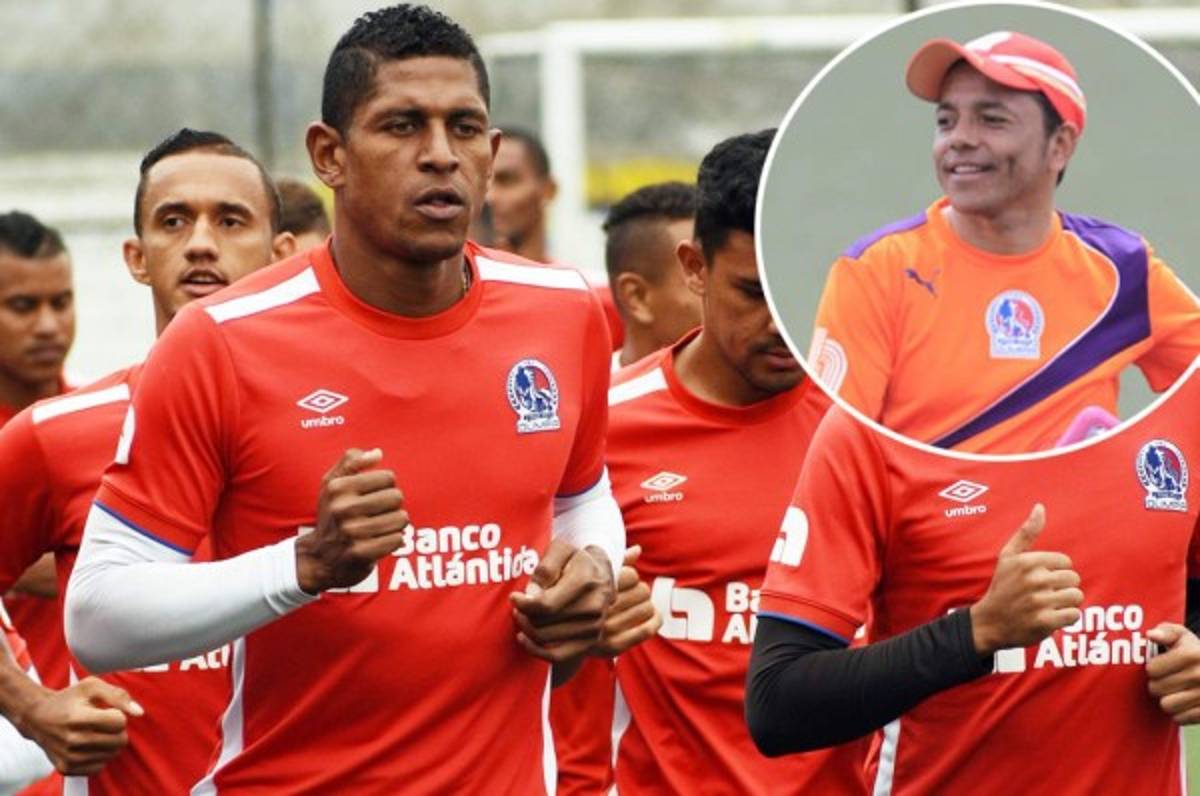 Carlo Costly responde a Dani Turcios: 'De la cabeza estoy lesionado, físicamente estoy bien'