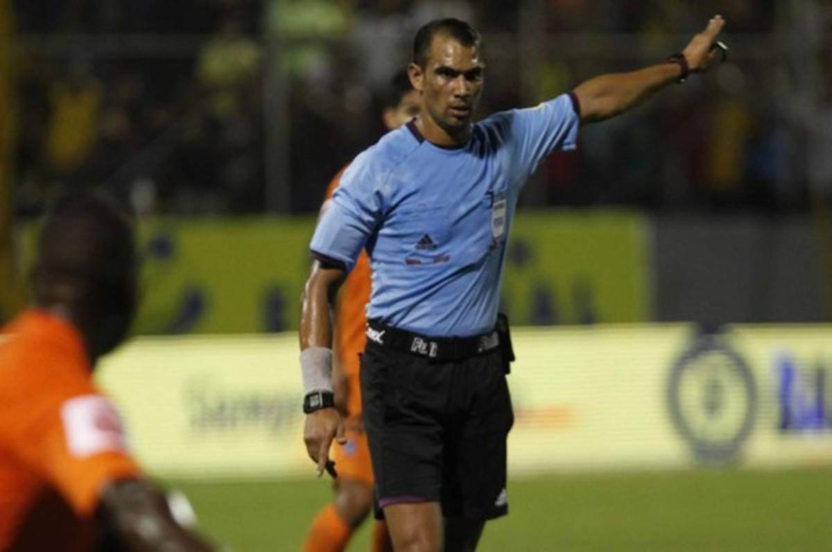 Óscar Moncada: El árbitro central con más partidos en el torneo Clausura