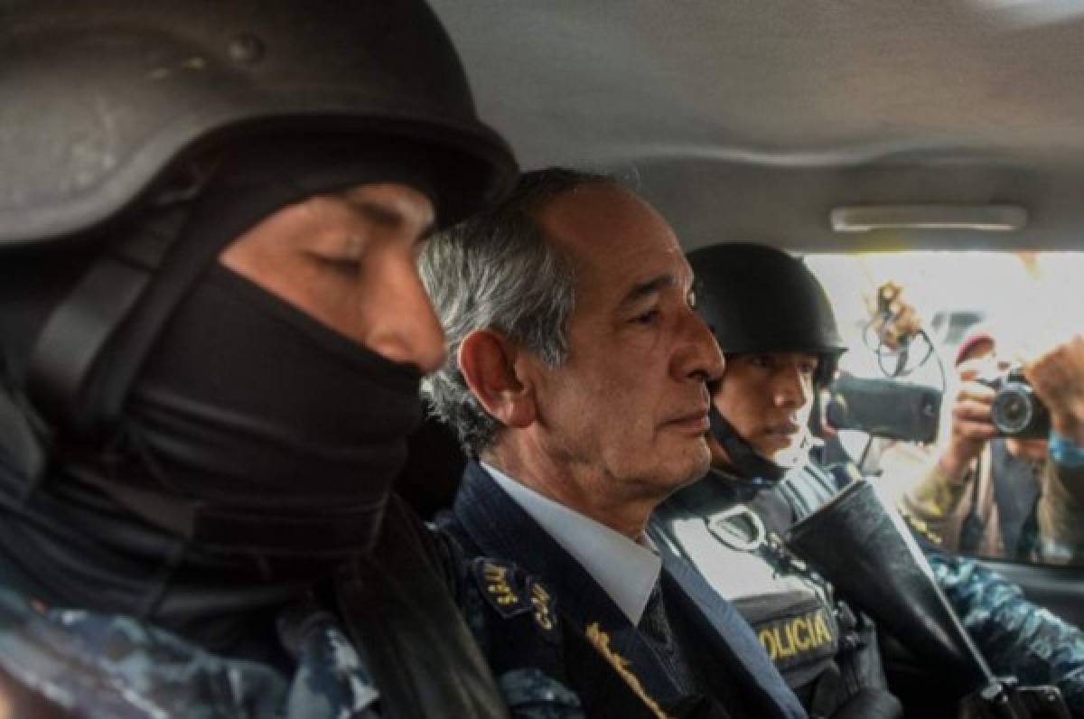 Expresidente guatemalteco Álvaro Colom detenido por escándalo de corrupción