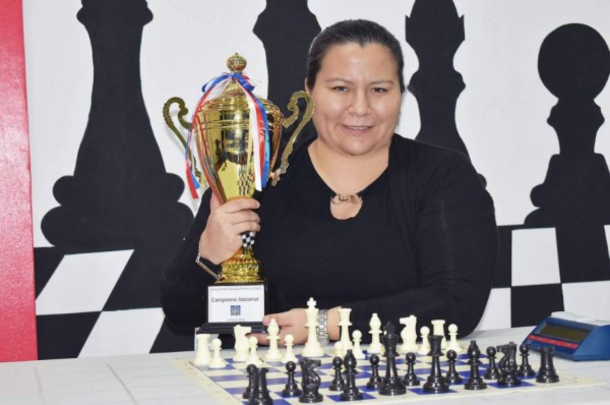 Carolina Torres, la nueva 'reina” hondureña del ajedrez
