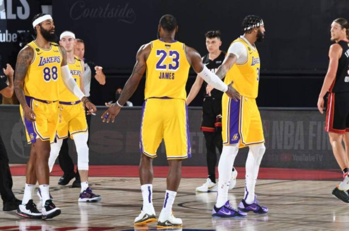 Los Lakers arrasan a los Heat en el primer juego de las finales de NBA