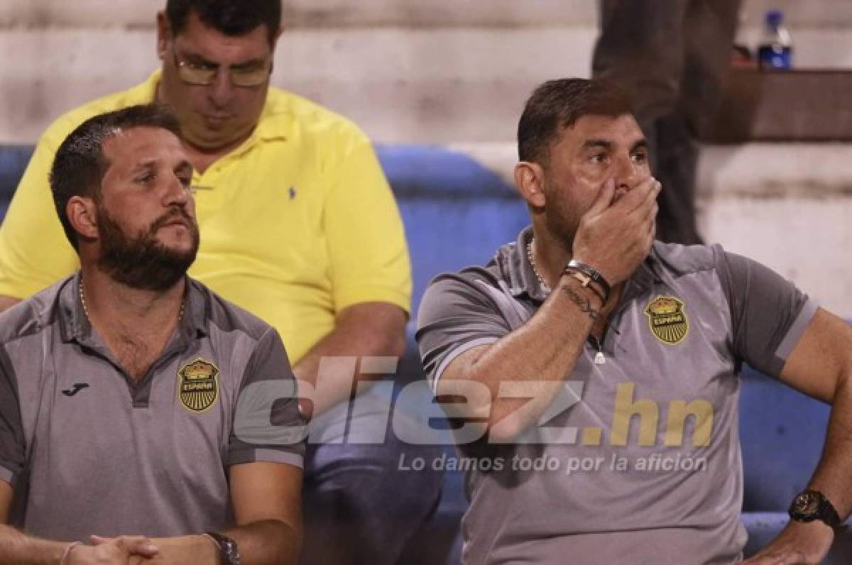 Martín 'Tato' García sufre por su equipo desde las gradas del estadio Olímpico