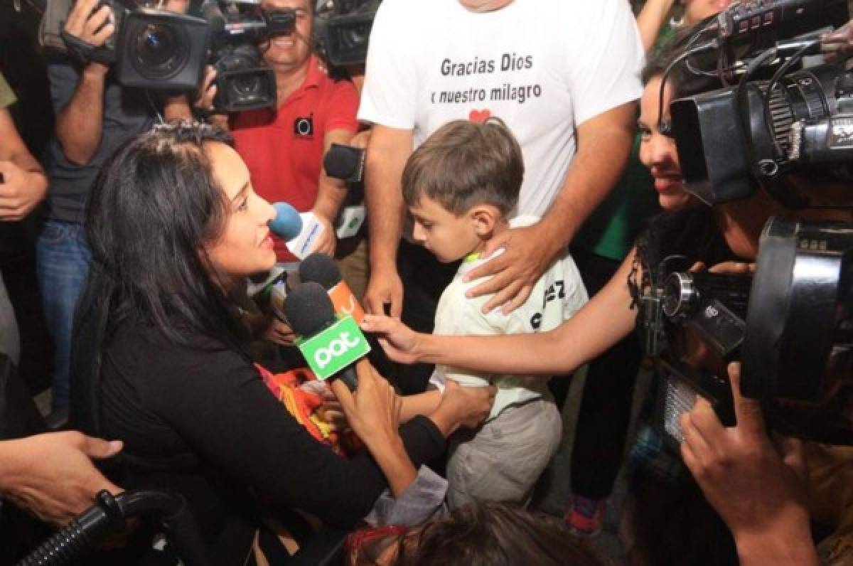 El duro reencuentro de azafata de Chapecoense con sus hijos luego de accidente