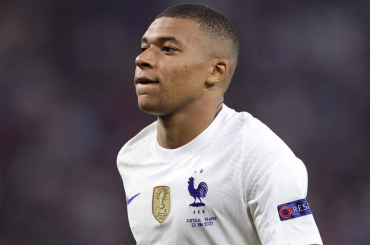 Duro ataque a Mbappé: 'Esperamos mucho más, no te puedes conformar con un pase a Benzema, su ego es desmesurado y problemático'