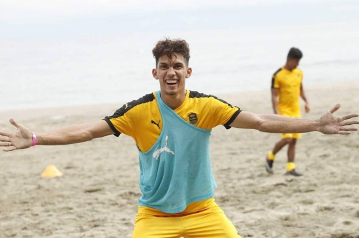 OFICIAL: Allans Vargas sustituye a Jhonny Palacios para duelos vs Panamá y Trinidad y Tobago