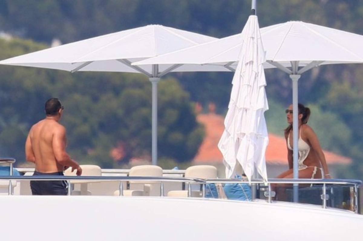 Jennifer López luce su explosivo cuerpazo en sus vacaciones con Alex Rodríguez