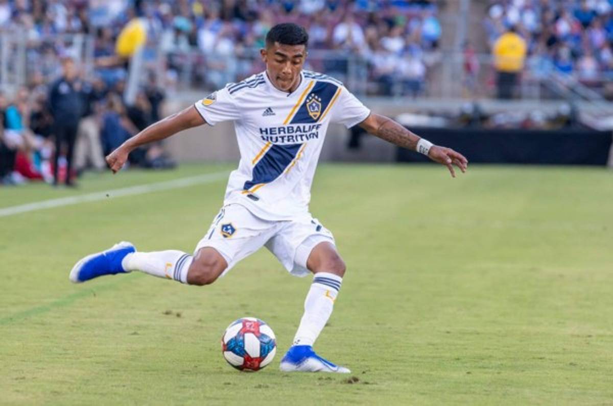 MLS: Julián Araujo dejaría a Los Ángeles Galaxy para firmar con un grande de Italia en verano de 2021