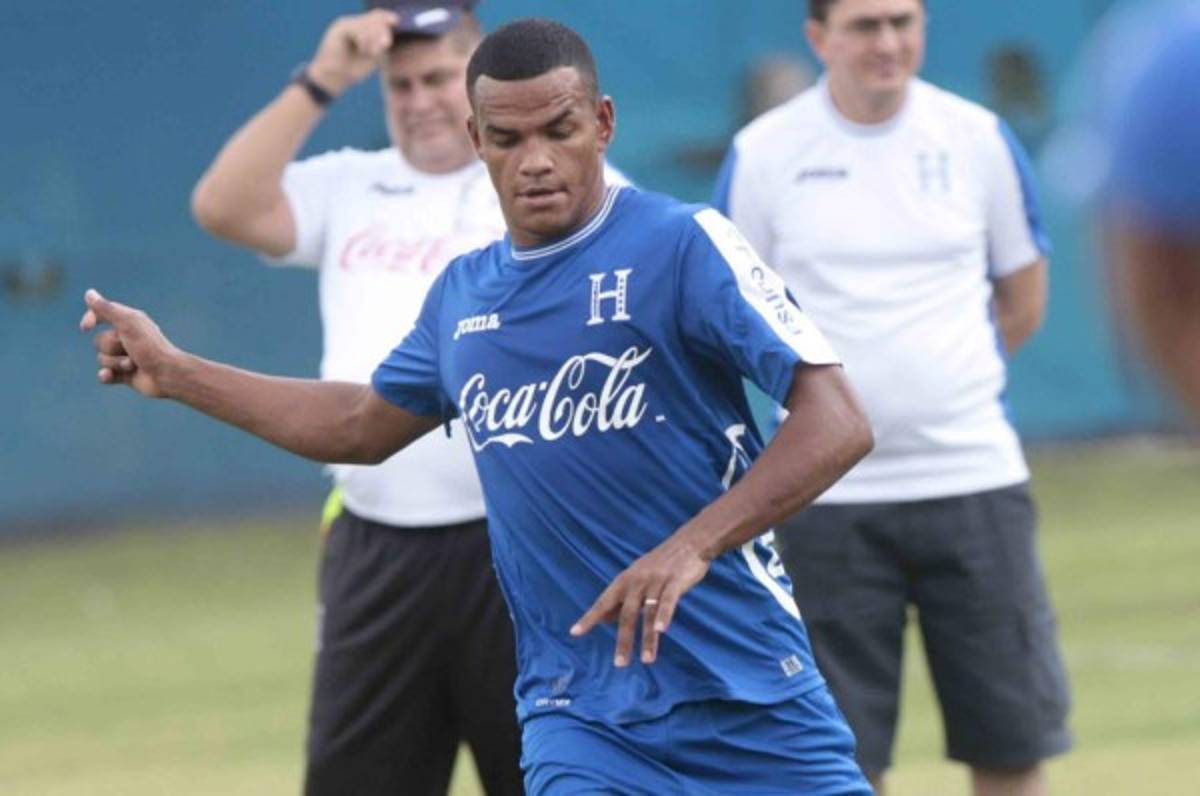 Fenafuth denunciará al delantero hondureño Rony Martínez ante la FIFA