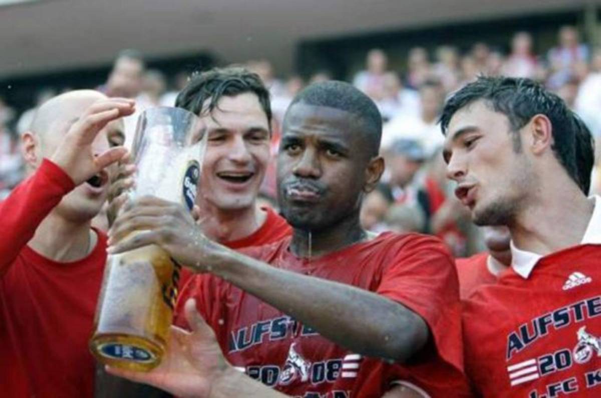 ¿A qué edad se retiraron los grandes futbolistas de Honduras? Algunos se fueron jovencitos