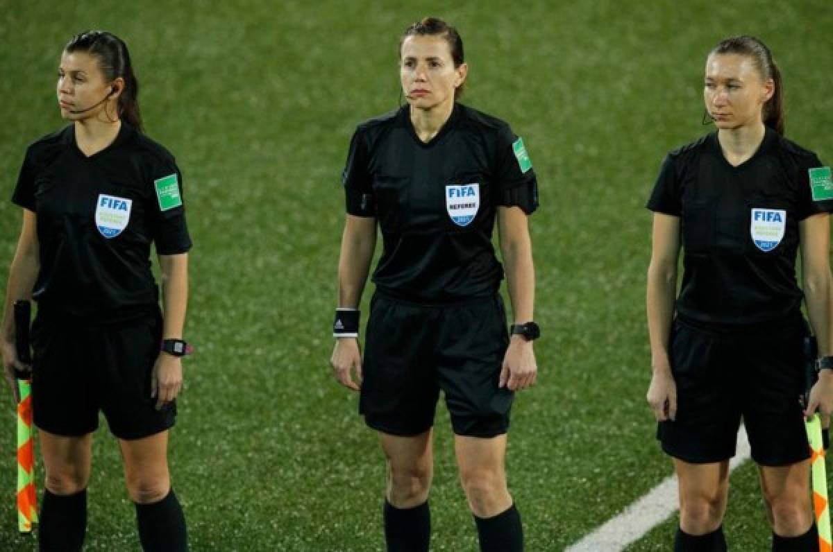 Para la historia: por primera vez un partido de eliminatorias de UEFA fue dirigido por una terna arbitral de mujeres