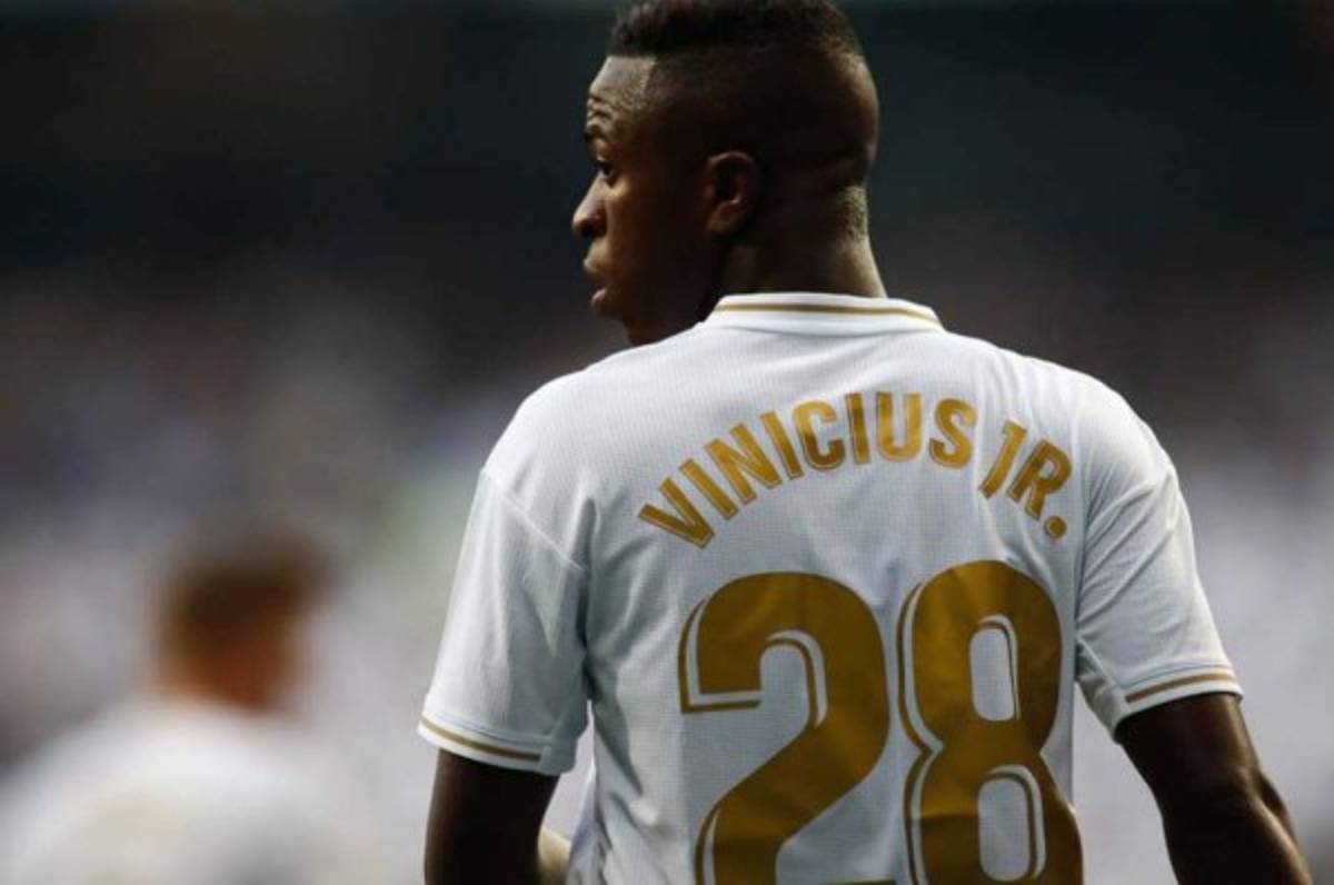 Real Madrid inscribió a Vinicius con el primer equipo y le asignó un nuevo dorsal