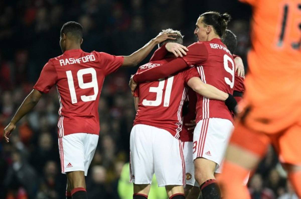 Manchester United pasa a semifinales de la Copa de la Liga; Arsenal eliminado