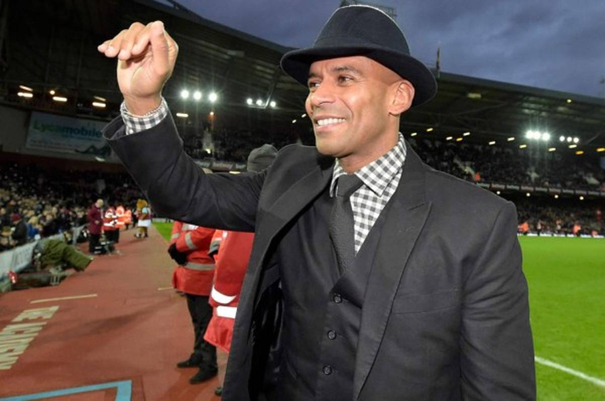 La BBC rompe el contrato con exfutbolista Sinclair tras su detención