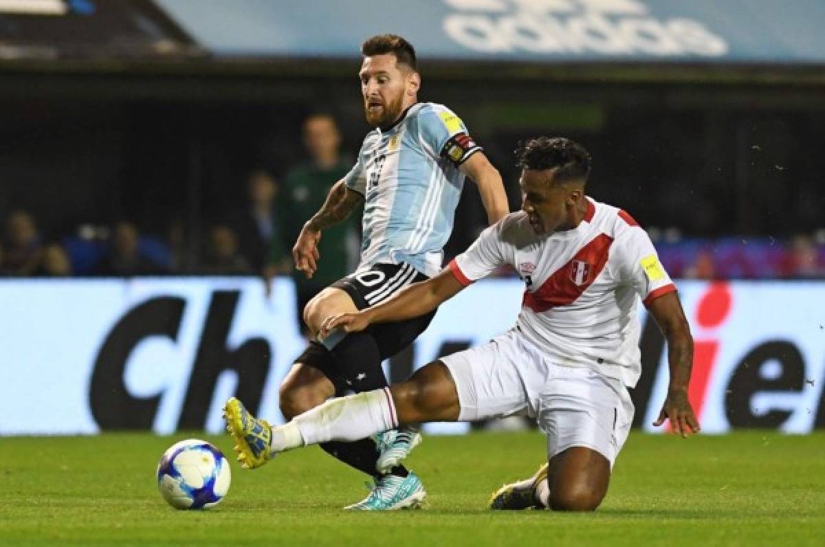 Lionel Messi no ha podido batir a los peruanos en La Bombonera. FOTOS: AFP.
