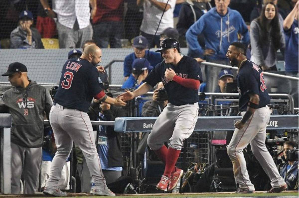 Medias Rojas vencen a los Dodgers y están a un gane de coronarse en la Serie Mundial