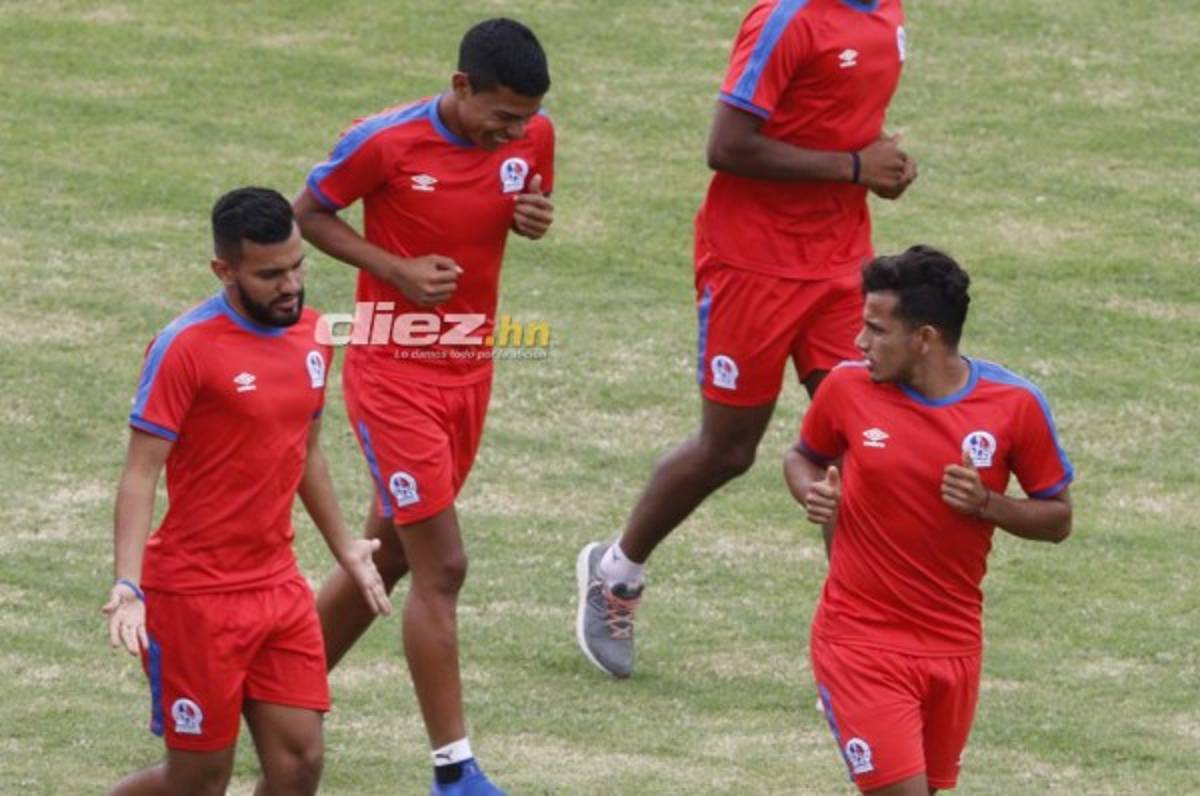 FOTOS: La tristeza de Ferrari y la charla de Beckeles con el preparador físico