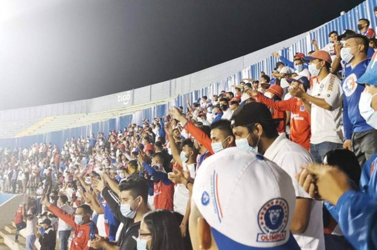 La hermosa 'colocha' que cautivó La Ceiba, reencuentro de figuras y el irrespeto a medidas de bioseguridad