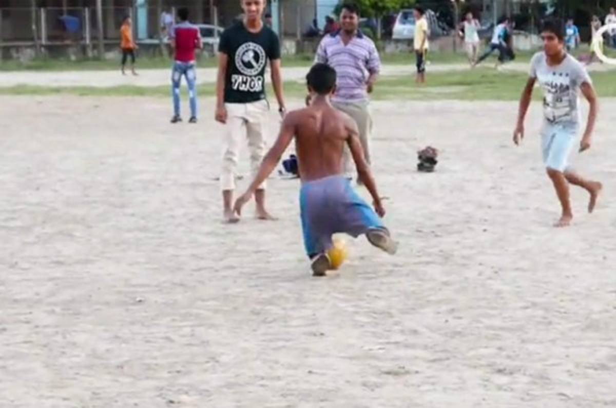 ADMIRABLE: No tiene sus dos piernas pero sueña con ser un futbolista profesional