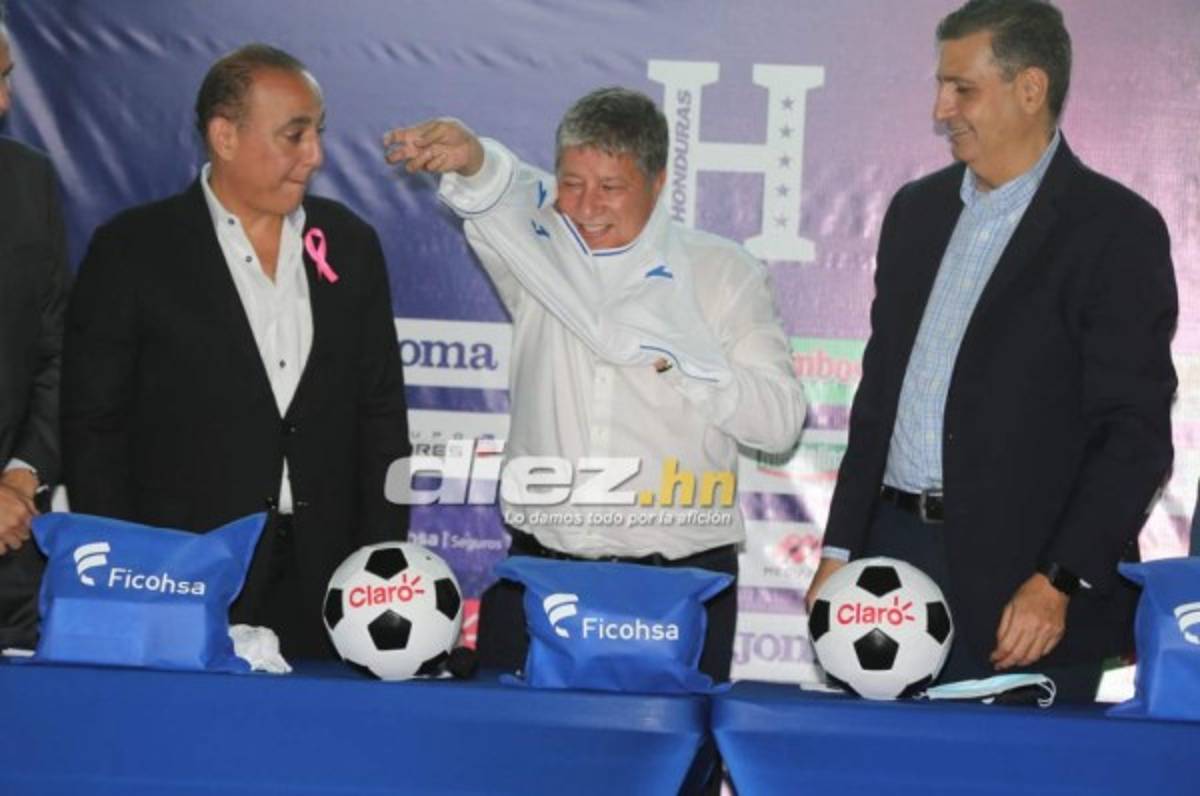 ¿Por qué se puso nervioso? Así fue la presentación del 'Bolillo' Gómez con la selección de Honduras