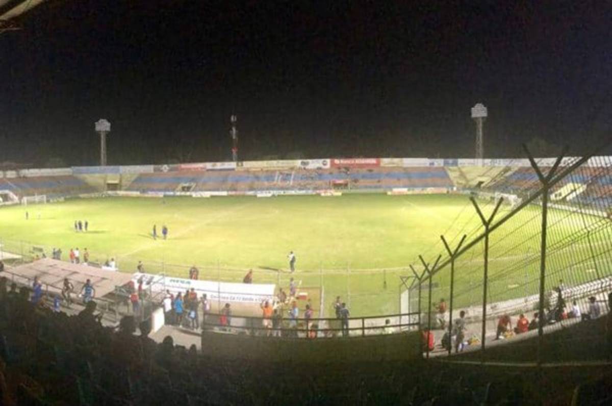 OFICIAL: Juego Vida-Olimpia se suspende por problemas de alumbrado