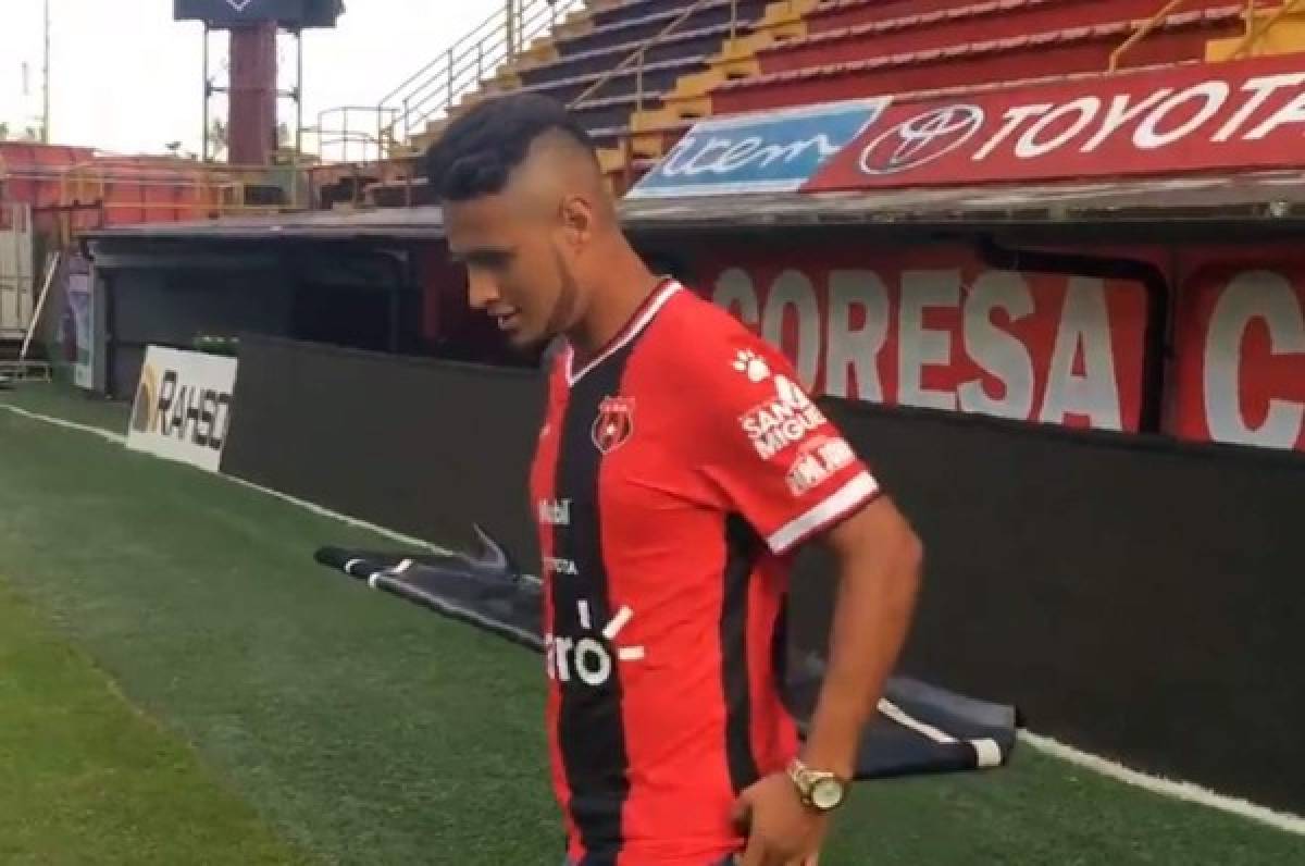 ¡Amargo! Alex López recibe goleada en su debut con el Alajuelense