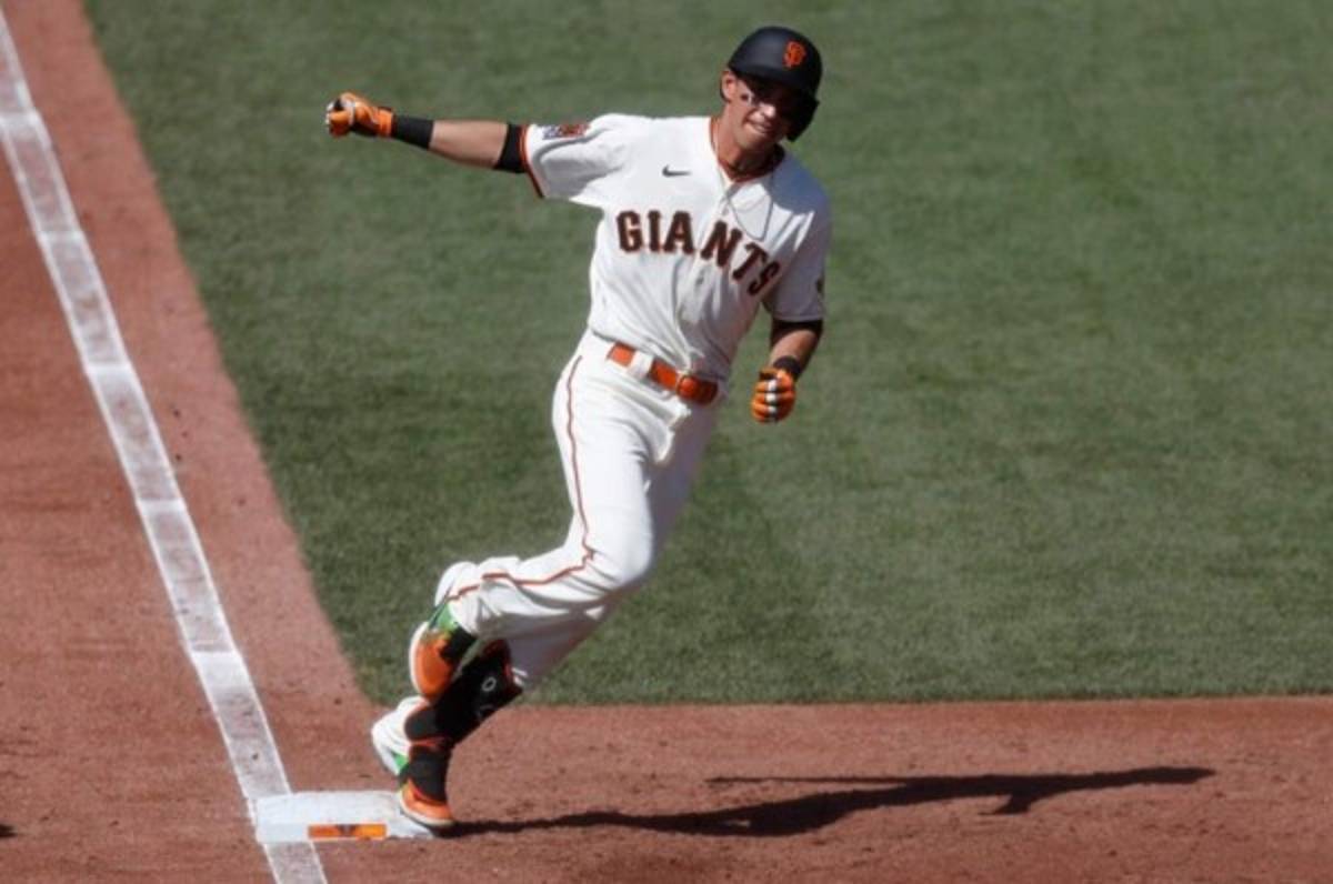 Mauricio Dubón conectó hit, hizo carrera y los Gigantes ganan en juego de pretemporada